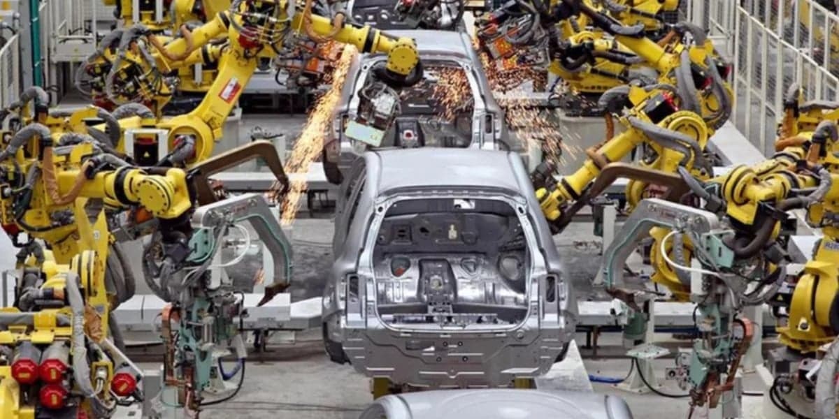 Montadora de carros, da GM, demitiu centenas de funcionários (Foto: Reprodução/ Internet) Montadora de carros, da GM, demitiu centenas de funcionários (Foto: Reprodução/ Internet)