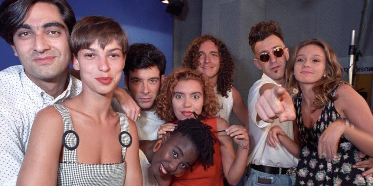 Elenco da primeira fase da emissora, com Zeca Camargo, Maria Paula e Astrid Fontenelle (Foto: Divulgação/MTV Brasil)