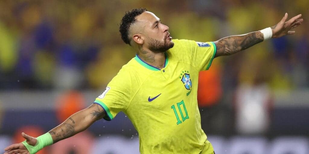 Neymar cai na farra após jogo do Brasil, organiza festa com mulheres e faz proibição