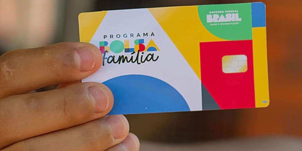Nova lei acaba de entrar em VIGOR, e grande VITÓRIA do Bolsa Família é confirmada a milhares de mulheres
