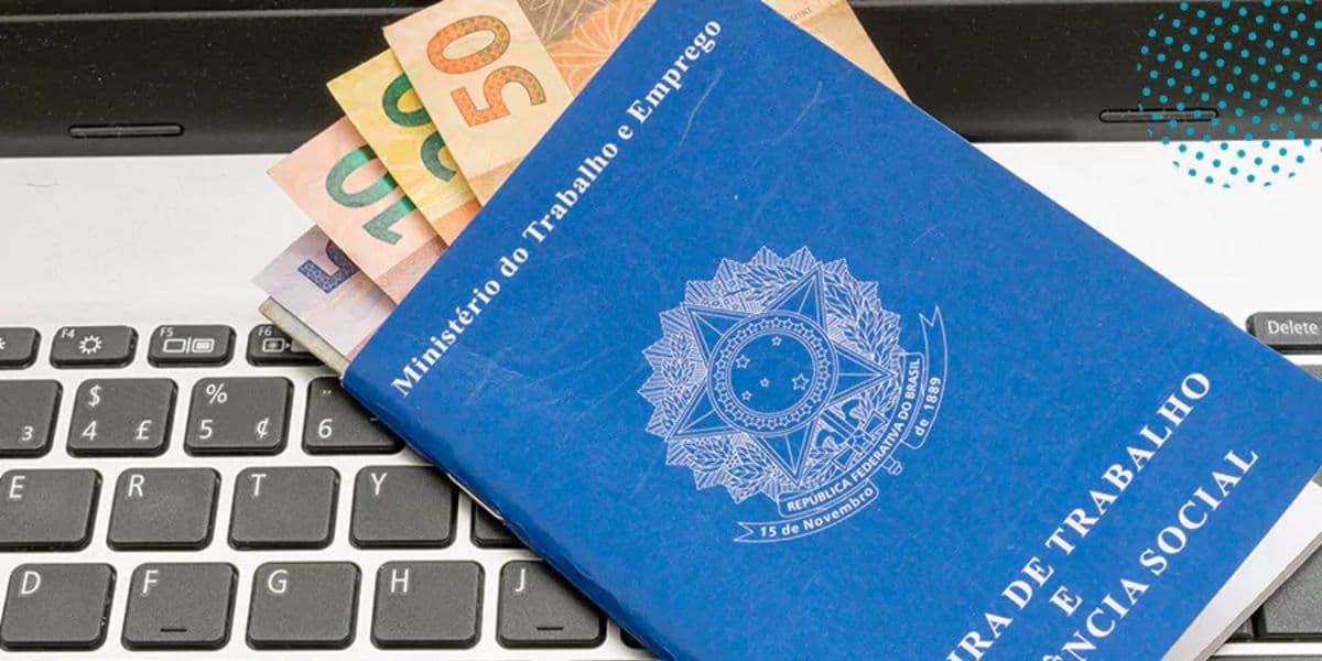 Salário mínimo pode passar dos R$1.420 e deixa todos os brasileiros empolgados com a notícia (Reprodução: Internet)