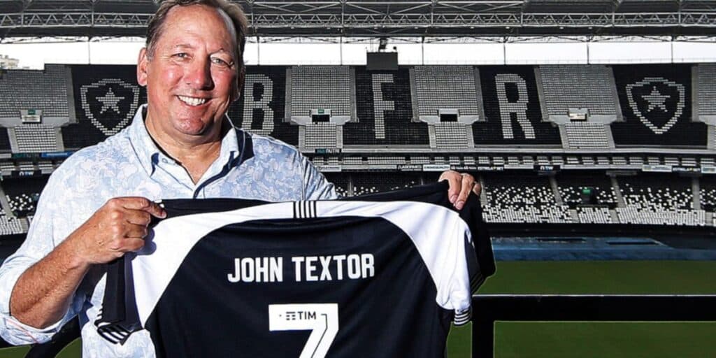 É oficial, para a alegria de Textor: Reforço de peso acaba de ser confirmado ao Botafogo para DOMINGO (29)