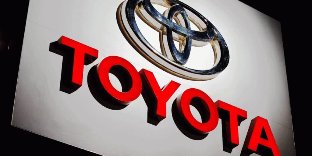 O SUPER lançamento de carro popular da Toyota com preço abaixo dos R$ 50 mil para aniquilar seu rival Kwid