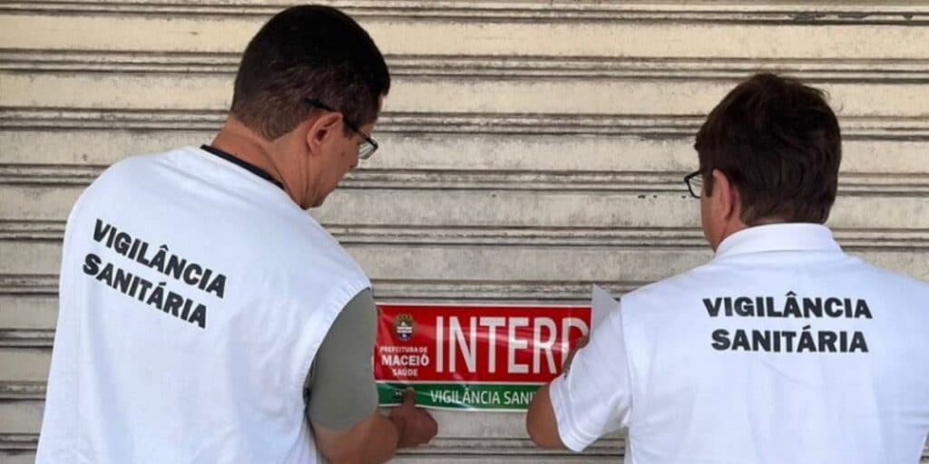 "Não podemos permitir": Vigilância Sanitária interdita farmácia com URGÊNCIA e emite comunicado de risco