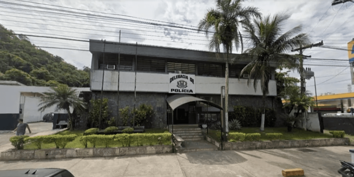 Delegacia de Polícia no Guarujá (Reprodução/Internet) Delegacia de Polícia no Guarujá (Reprodução/Internet)