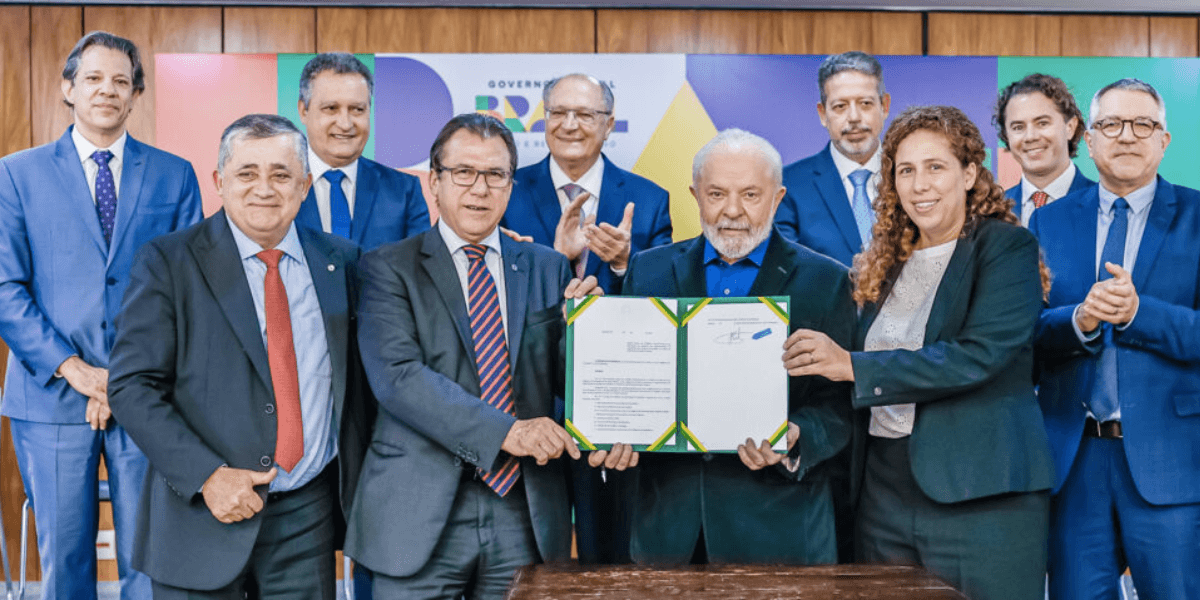 Lula defini novo salário mínimo (Reprodução/Internet)