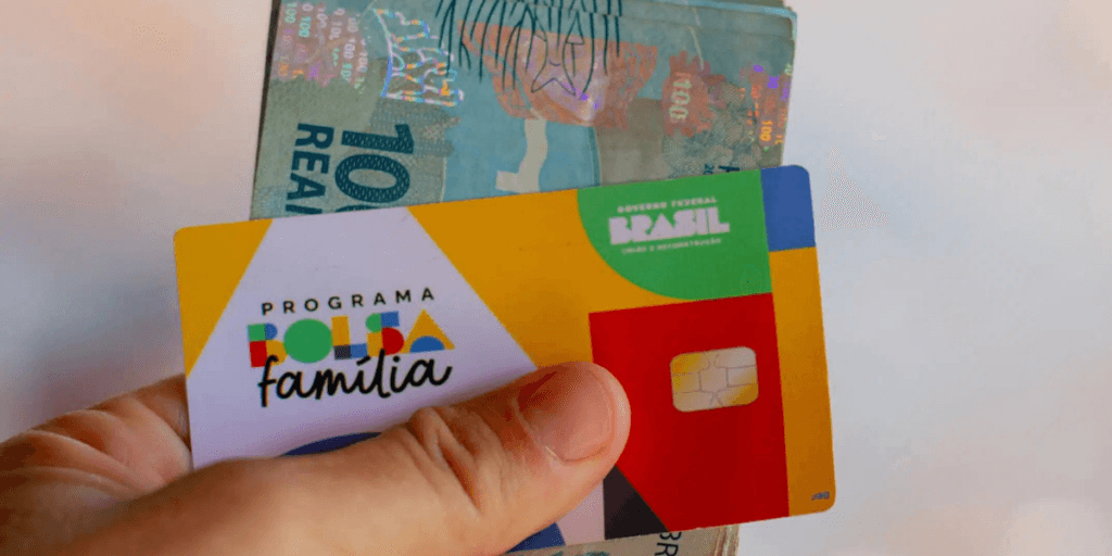 Grande VITÓRIA: MELHOR notícia do Bolsa Família chega nesta SEGUNDA (27) e beneficiários podem VIBRAR