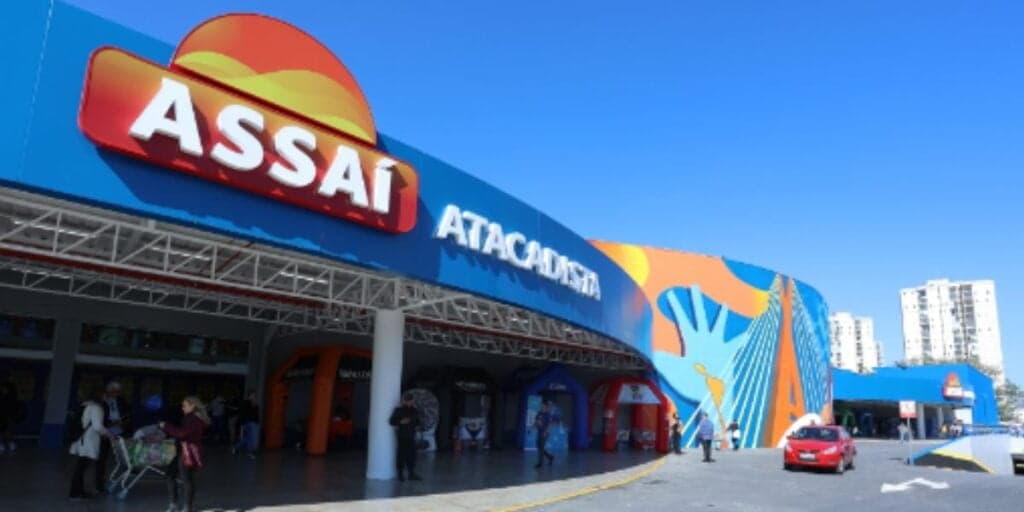 Dívida de R$ 3 bilhões: Assaí confirma corte de novas lojas no Brasil e faz comunicado decisivo pra 2024