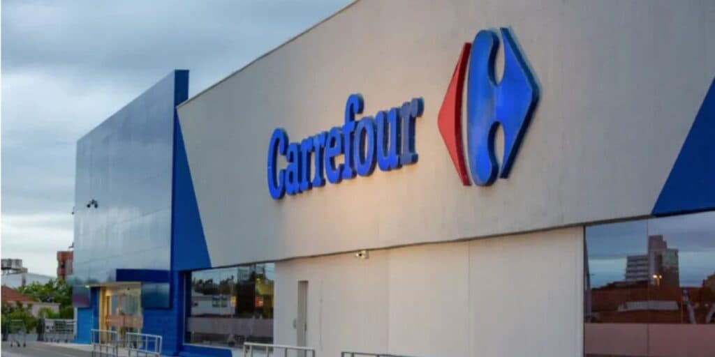 "Decidiram pelo encerramento": O fim de serviço aclamado do Carrefour e o comunicado oficial de despedida
