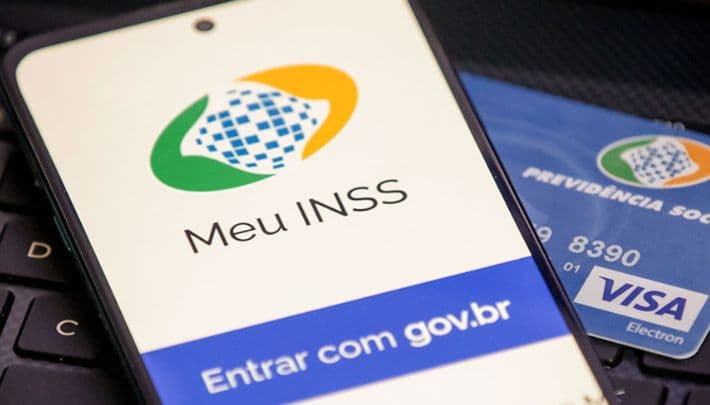 R$600 extra: Esses aposentados do INSS têm mais um benefício espetacular garantido HOJE (18/11)