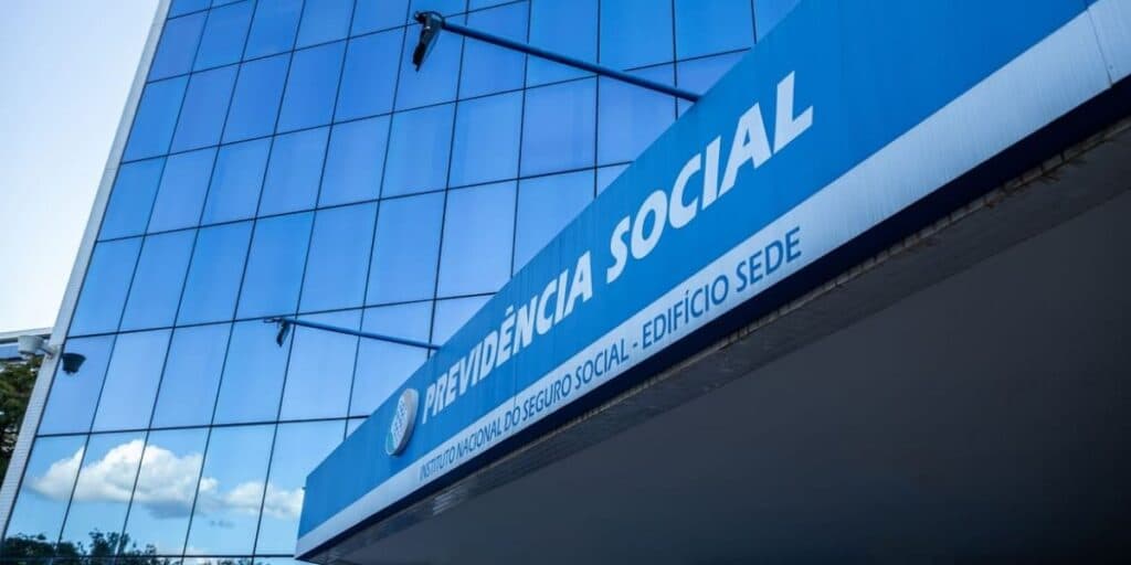 Salário em dobro e medida às pressas: INSS aprova e mudança cai como presente já neste fim de semana