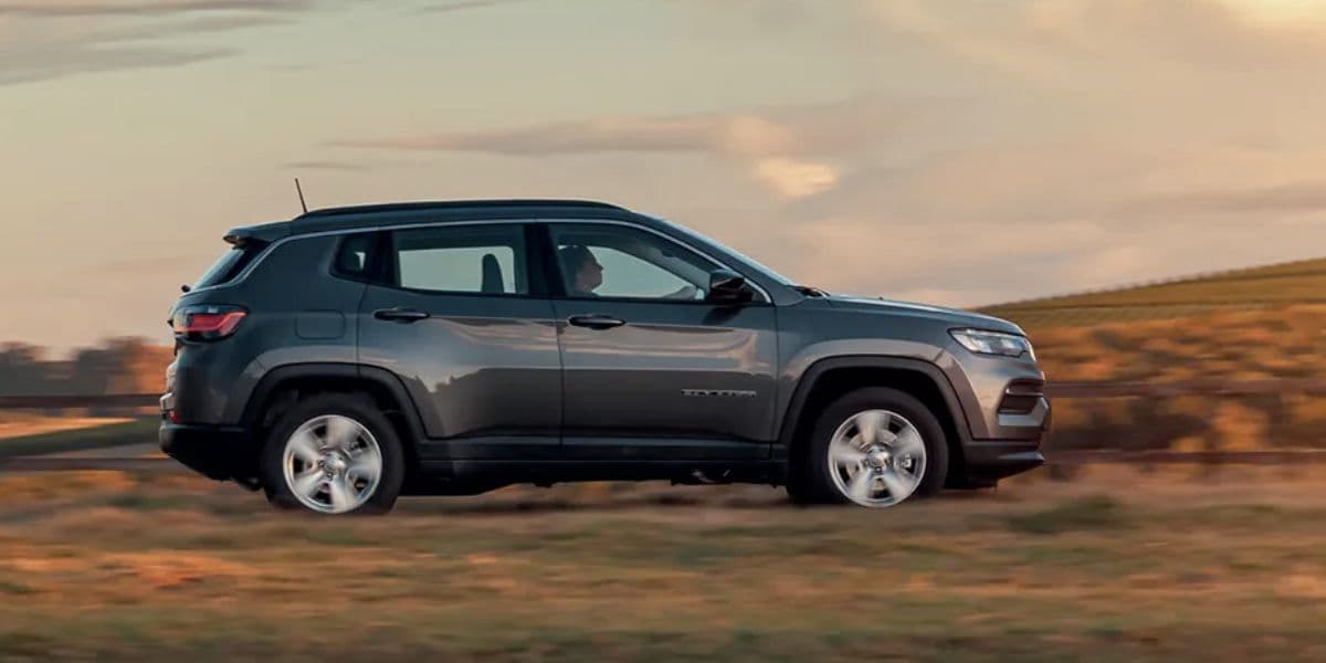 Jeep Compass Sport (Foto: Reprodução / Leo Sposito)