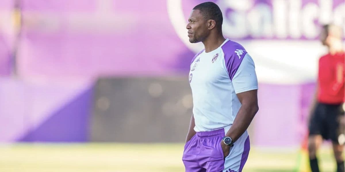 Júlio Baptista como técnico do time B (Foto: Reprodução / Valladolid)