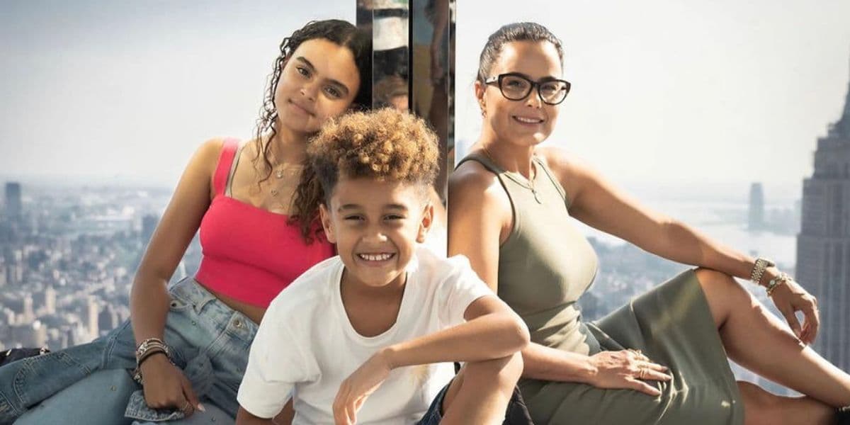 Luciele Di Camargo e filhos (Foto: Reprodução / Instagram / Juliana Magalhães)