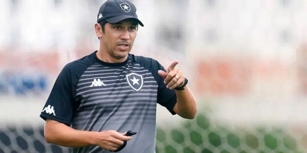 Decisão de Lúcio Flávio às pressas: Botafogo sofre baixa de última hora e age na surdina por substitutos