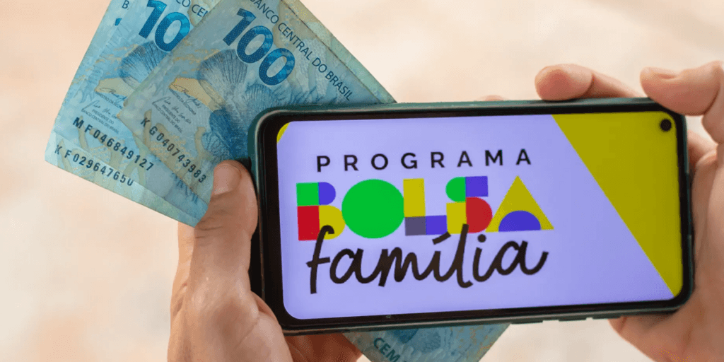 Pagamento extra e brasileiros em festa com bolso cheio no Natal: Abono do Bolsa Família confirmado