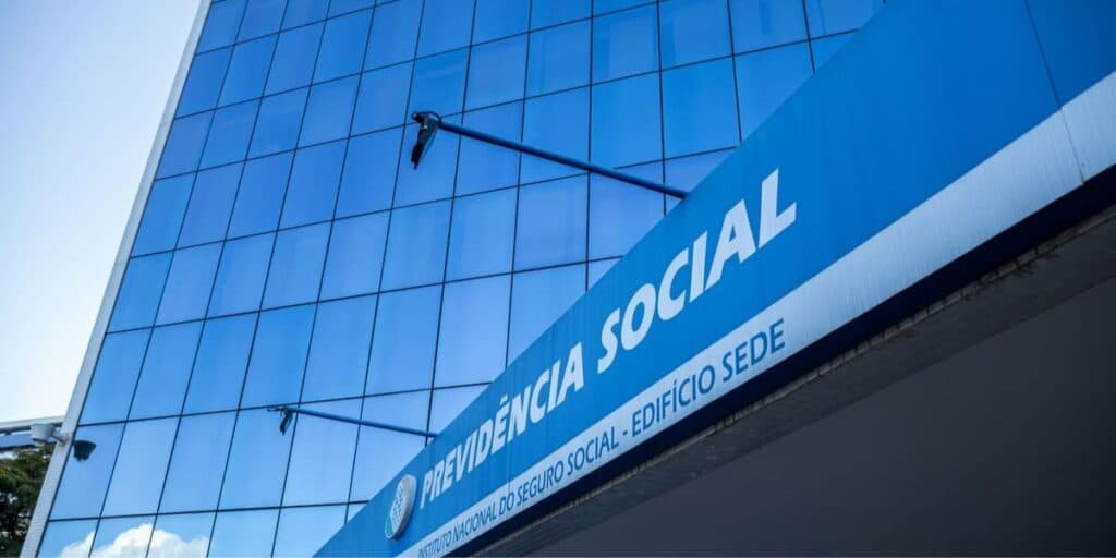 Confirmado e acabou de sair (9/11): 4 notícias SURPREENDENTES mudam a vida de milhões de aposentados do INSS