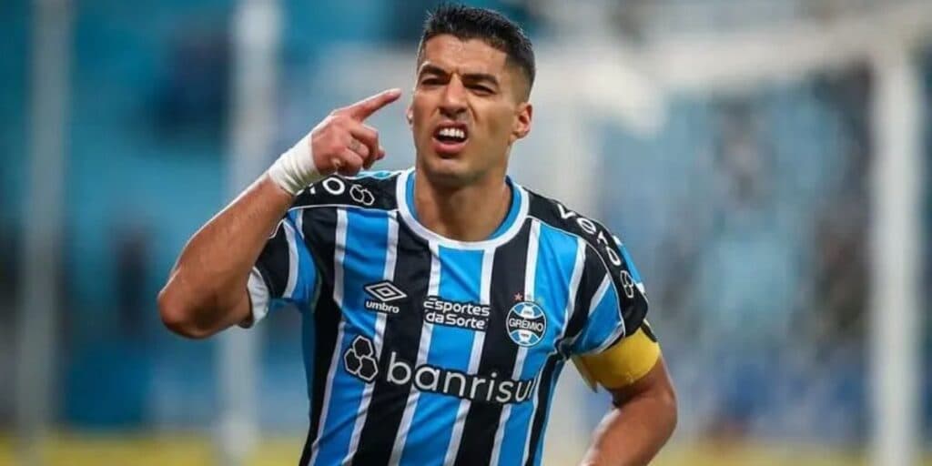 Permanência exigida no Grêmio e terror pros rivais: Suárez dá fim em novela e define onde vai jogar em 2024
