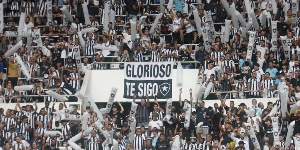 Lúcio Flávio soltando fogos: Botafogo se arma até os dentes por dupla matadora como reforço e torcida VIBRA