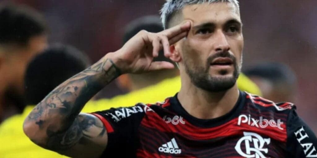 R$ 270 milhões e avião para ir embora do RJ: Gigante abre cofres e parte pra cima de Arrascaeta do Flamengo
