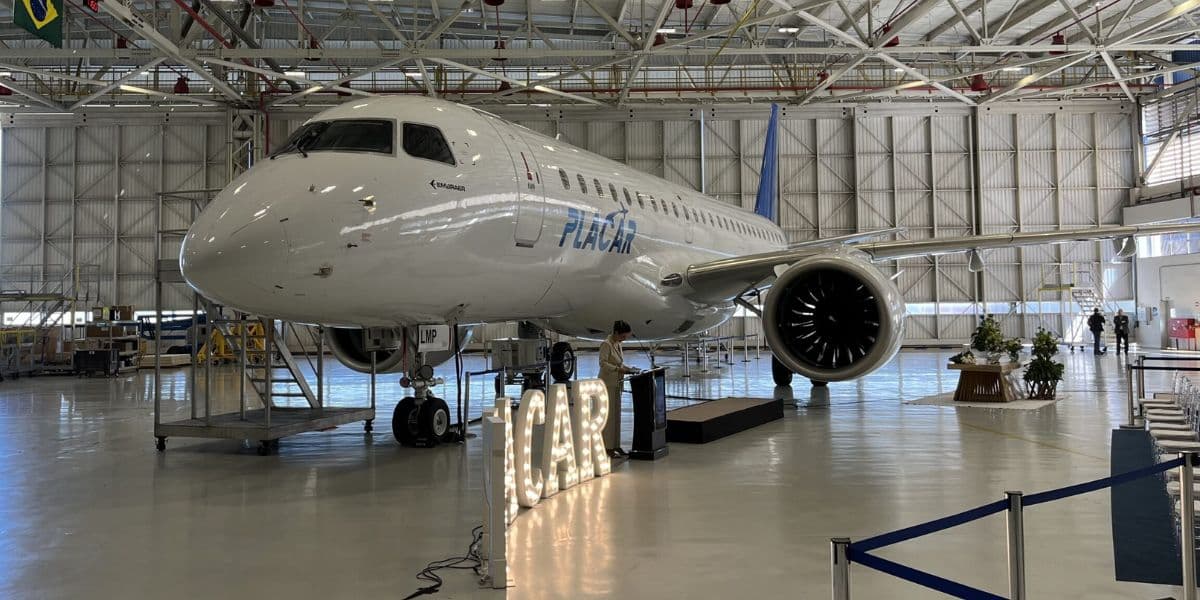 Torcedores ficaram revoltados de Leila ter comprado um avião e nenhum reforço para o elenco (Reprodução: Internet) Torcedores ficaram revoltados de Leila ter comprado um avião e nenhum reforço para o elenco (Reprodução: Internet)