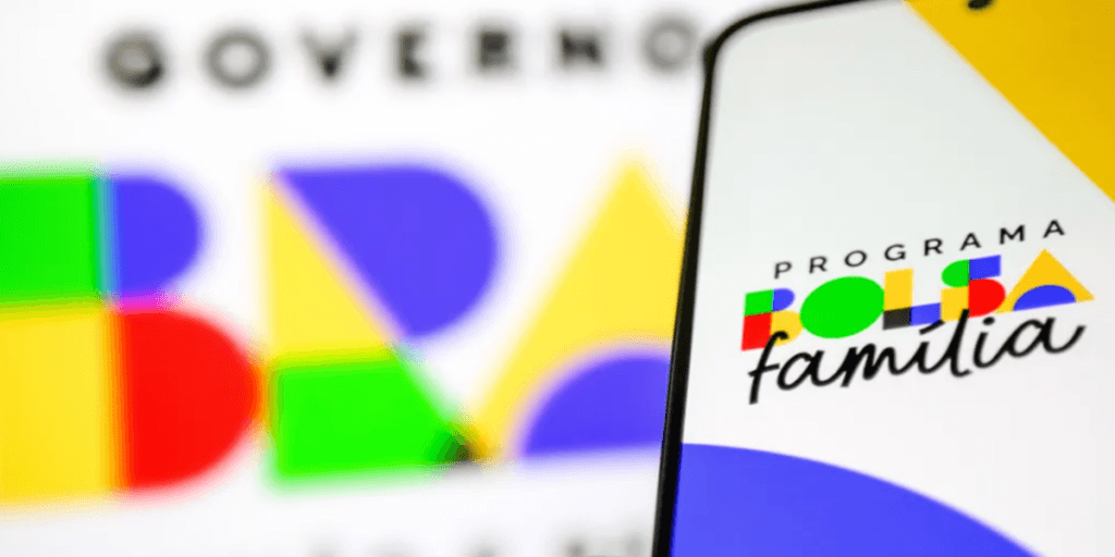Quase R$1000 na conta e pagamento CONFIRMADO: Chega notícia mais esperada do Bolsa Família em NOVEMBRO
