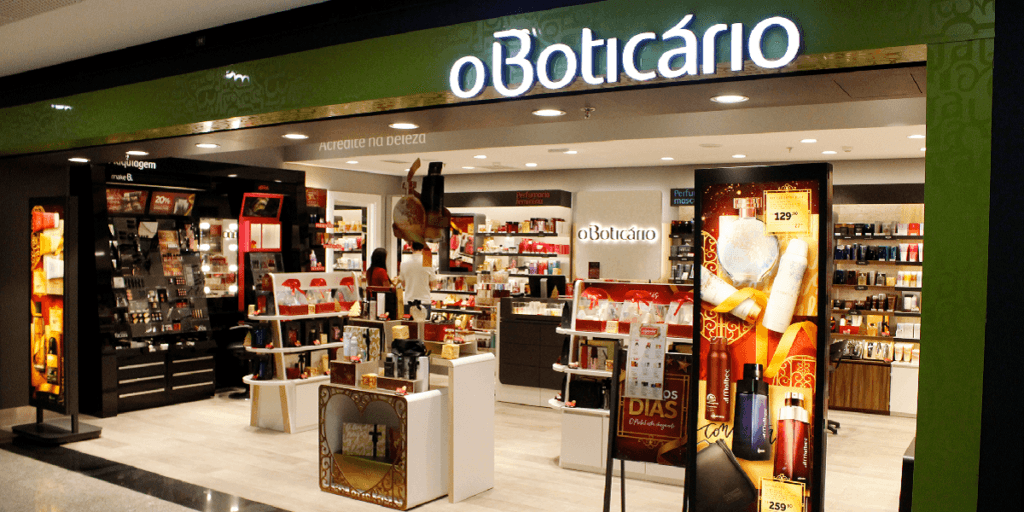 Na casa dos R$100: 3 perfumes da BOTICÁRIO que GRUDAM na pele e são IDÊNTICOS aos da Dior e Calvin Klein