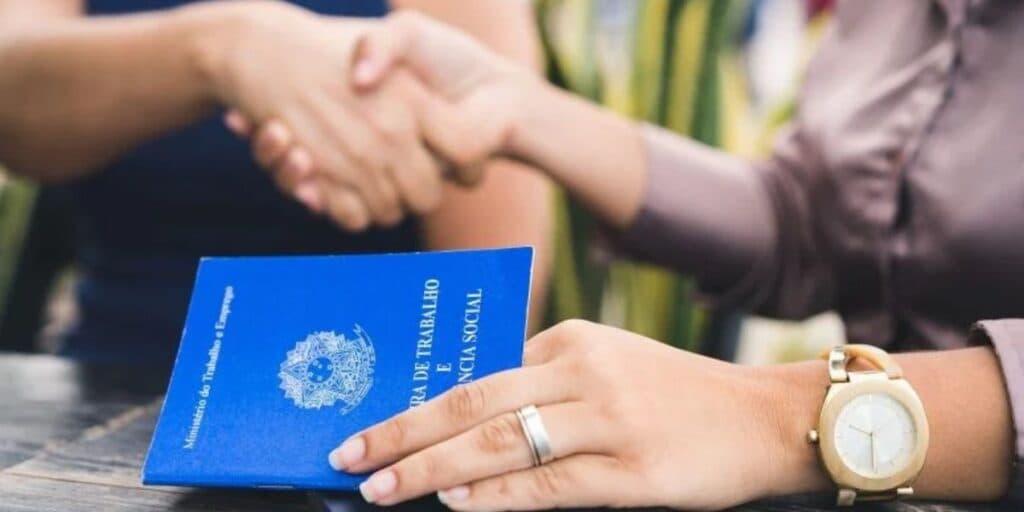 Pode soltar fogos imediatamente: Trabalhadores de carteira tem esses 11 benefícios e já podem exigir hoje