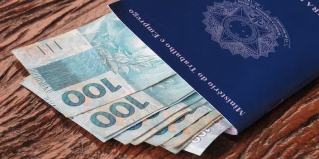 Alerta: Saque de R$1320 está DISPONÍVEL e trabalhadores de carteira assinada devem correr para não perder
