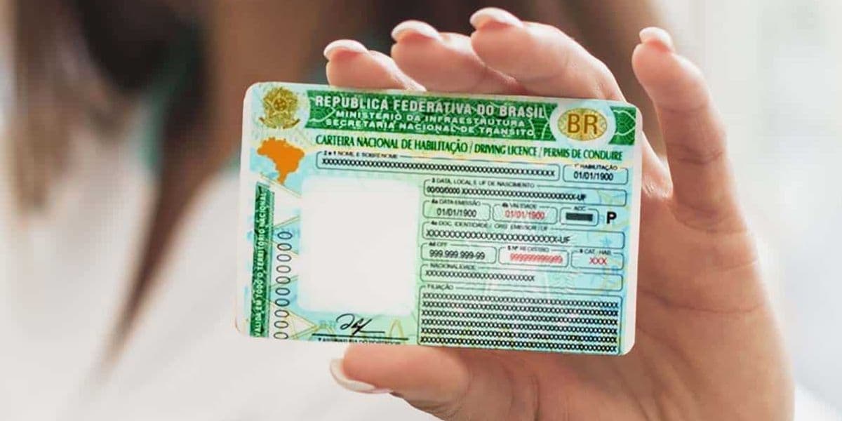 Projeto de Lei propõe o fim da idade mínima de 18 anos para CNH (Foto: Internet) Projeto de Lei propõe o fim da idade mínima de 18 anos para CNH (Foto: Internet)