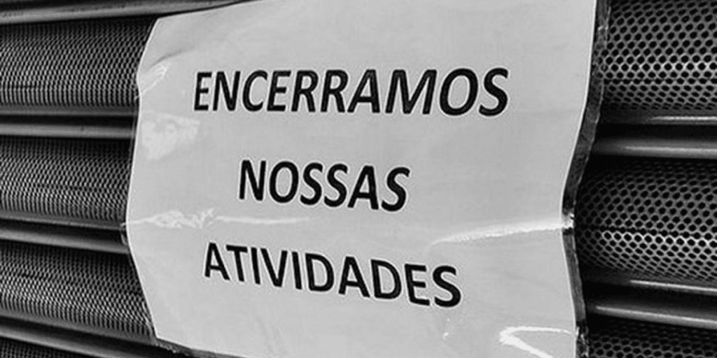 Portas fechadas e pedido de falência: O triste fim de empresa gigantesca após 42 anos e comunicado da rede