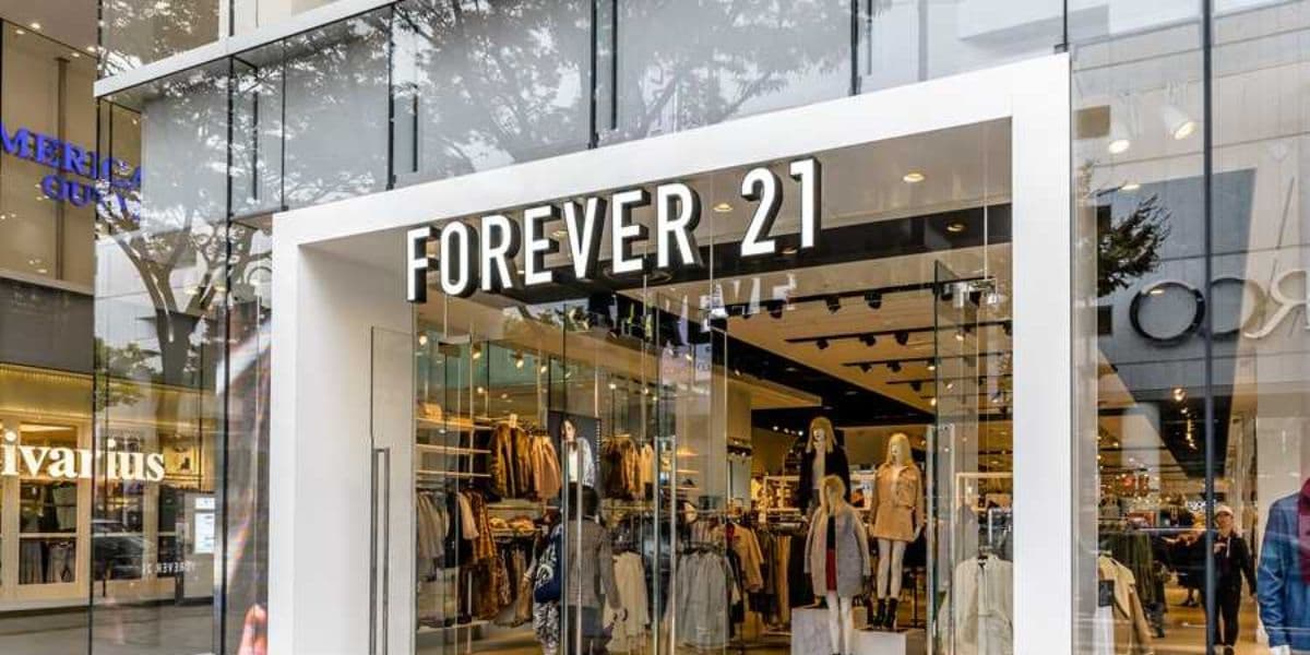 Forever 21 é uma das principais marcas de roupas do mundo (Reprodução: Internet)