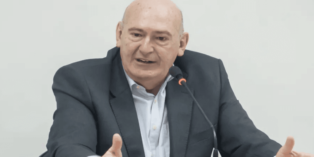 R$30 milhões, está aprovado: Reforço de peso acaba de chegar ao Santos e Rueda solta fogos