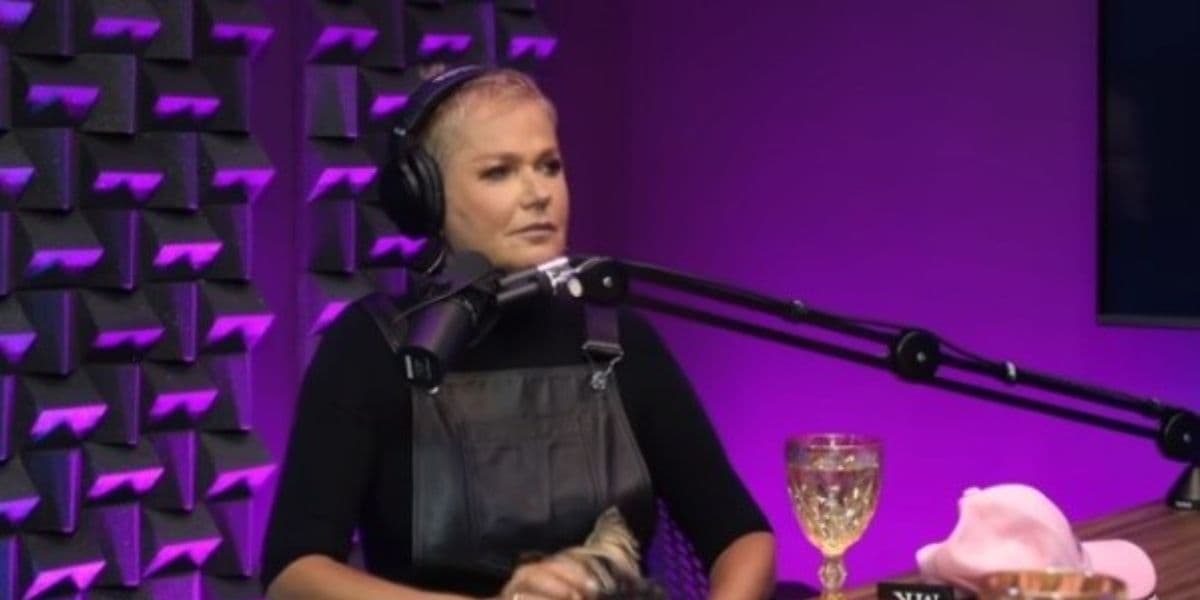 Xuxa Meneghel em sua participação no Papagaio Falante (Reprodução: Youtube)