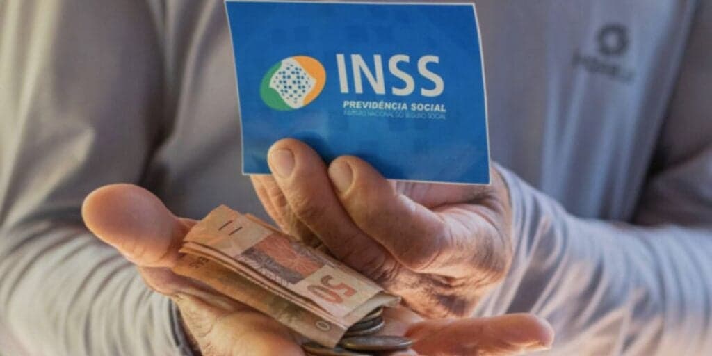 Brasileiros comemoram: Aposentadoria com apenas 15 anos de contribuição no INSS é realidade em poucos passos