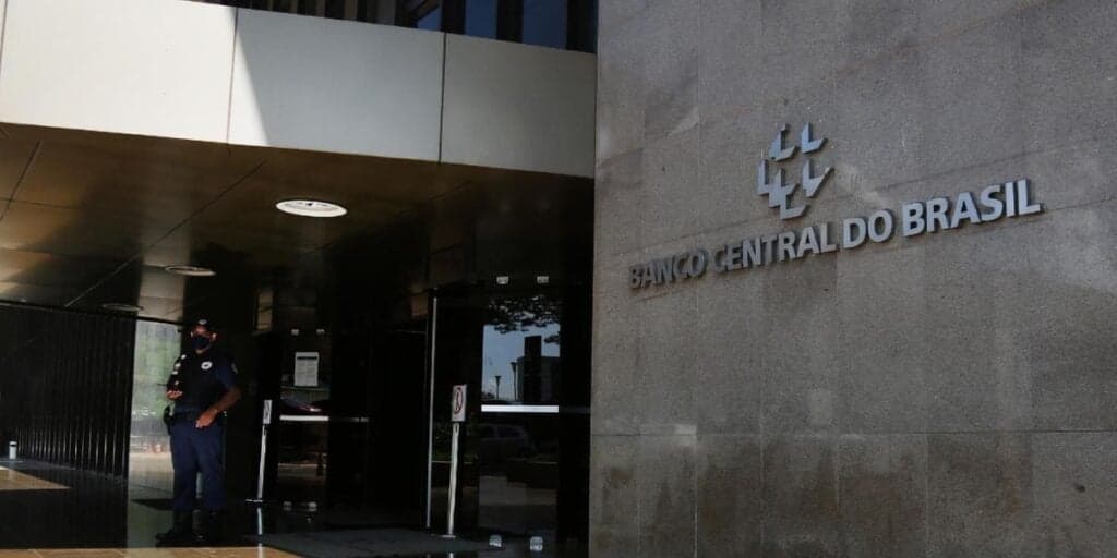 De alerta sobre fim dos apps de banco à nova lei do cartão de crédito: 3 anúncios urgentes do Banco Central