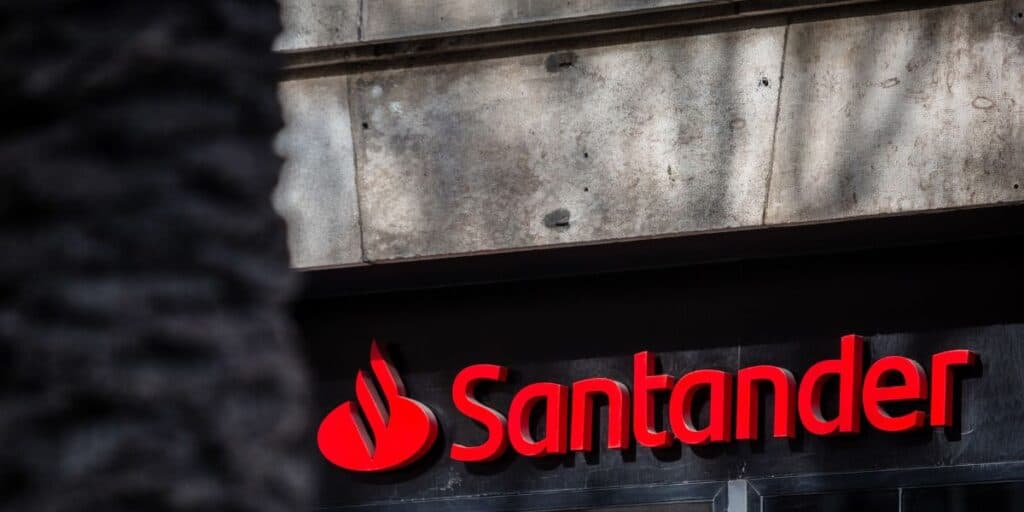 "Serão descontinuados": Santander passa o facão com fim de serviço comunica 10 extinções às vesperas de 2024
