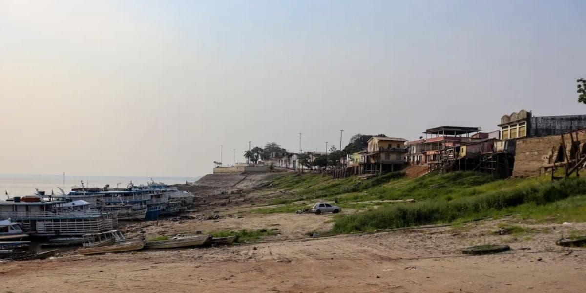 Comunidades em situação de isolamento em Itacoatiara (Foto: Reprodução / Liam Cavalcante/ Rede Amazônica)