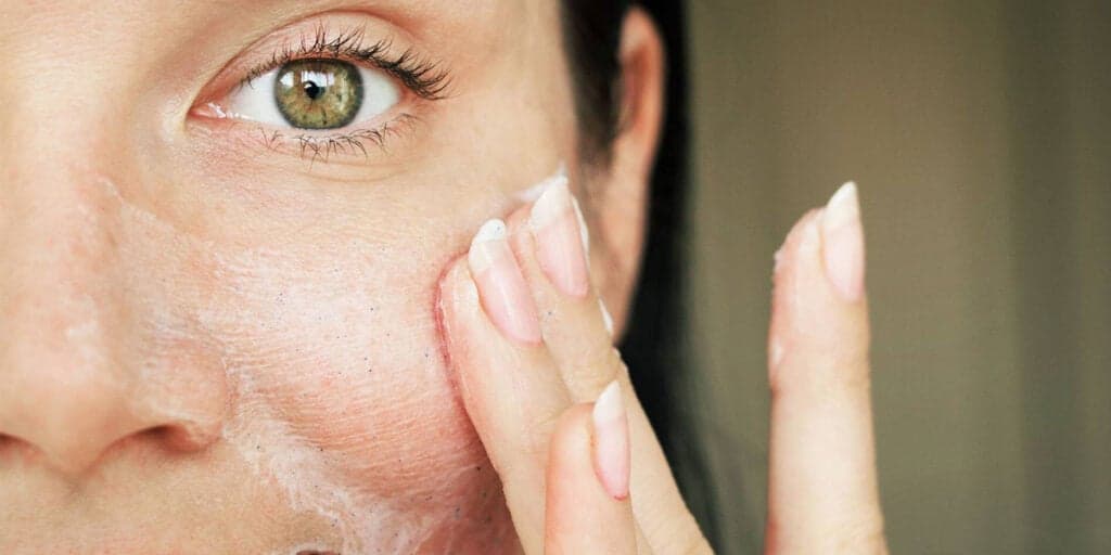 Receitinha baratinha, produto milenar e mais: 5 segredos para rejuvenescer o rosto e se livrar de botox