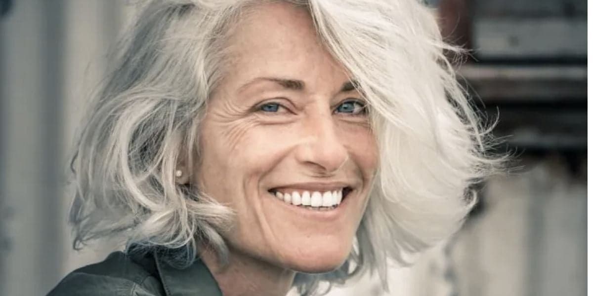 Mulher com cabelo branco (Foto: Reprodução / Pinterest)