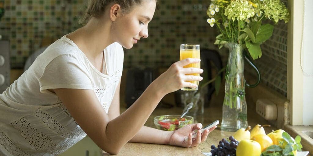 Imbatível contra câncer e evita o AVC: Suco de fruta milagrosa traz 7 benefícios e fará você viver até os 100