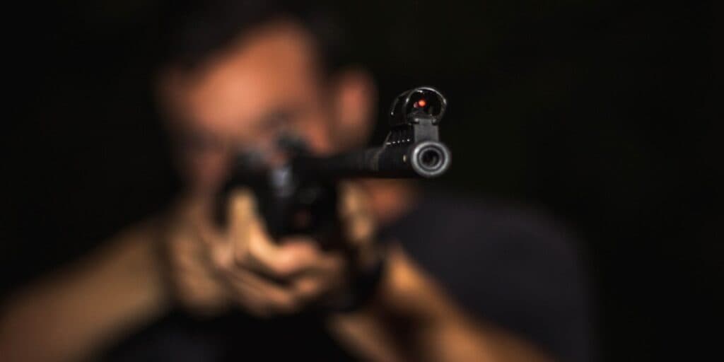 Crivado de bala por 19 tiros: Motorista é morto brutalmente e jovem ligado ao PCC é condenado à prisão