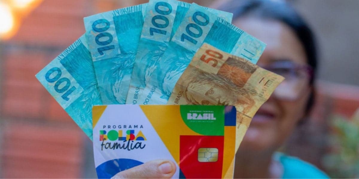Bolsa Família é voltado para as pessoas de baixa renda (Reprodução: Internet)