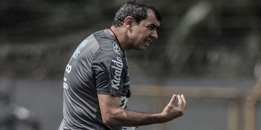 Adeus de 5 craques de peso e mais: Carille mal chega e nova debandada é confirmada no Santos para 2024