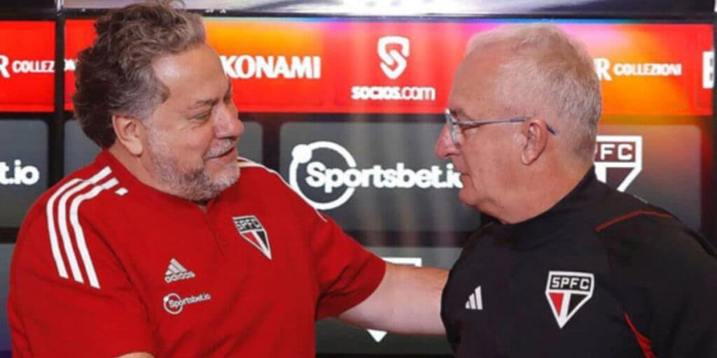 Venda de ídolo para Europa, chegada de reforço e novo contrato milionário: 3 reviravoltas de Casares no São Paulo