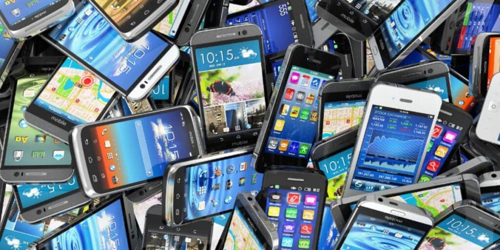 Fim de uma era: 5 celulares amados dos brasileiros arracandos das lojas e extintos em definitivo no país