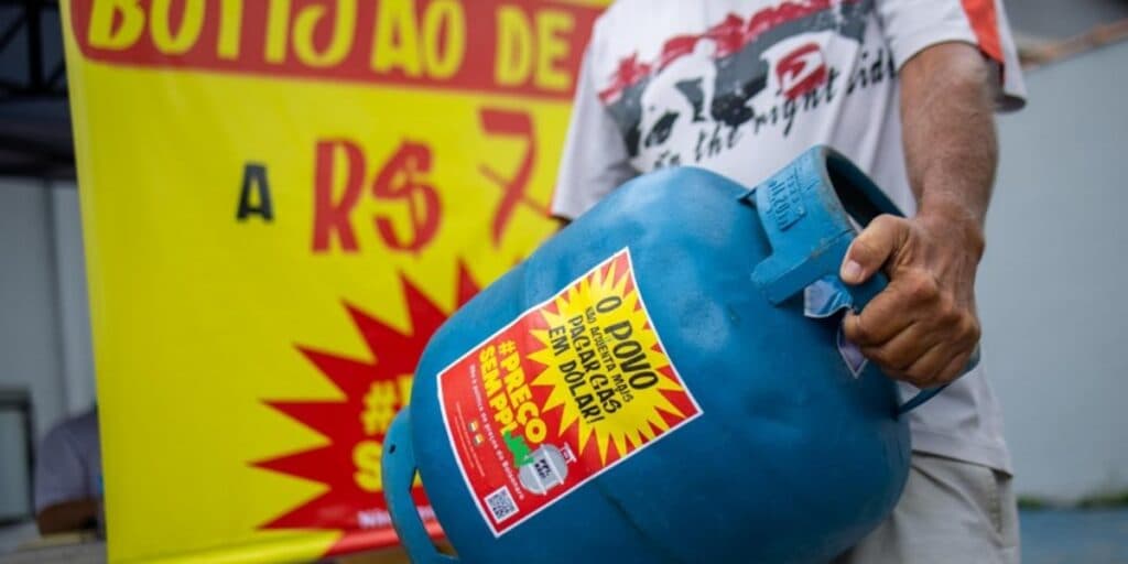 Botijão de gás com preço despencando em 2024: Desconto de 50% está confirmado pra quem seguir apenas 2 regras