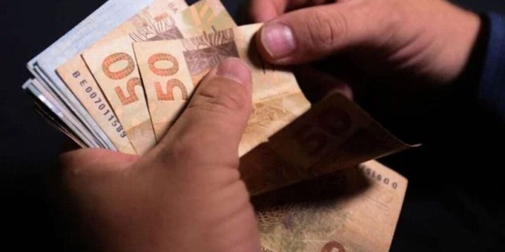 Bolso cheio de GRANA: 10 passos cruciais para se tornar um milionário em 2024, que ninguém te conta