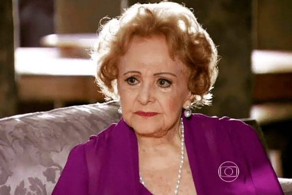 http://tvfoco.uai.com.br/wp-content/uploads/2015/05/Daniela-Mercury.jpg