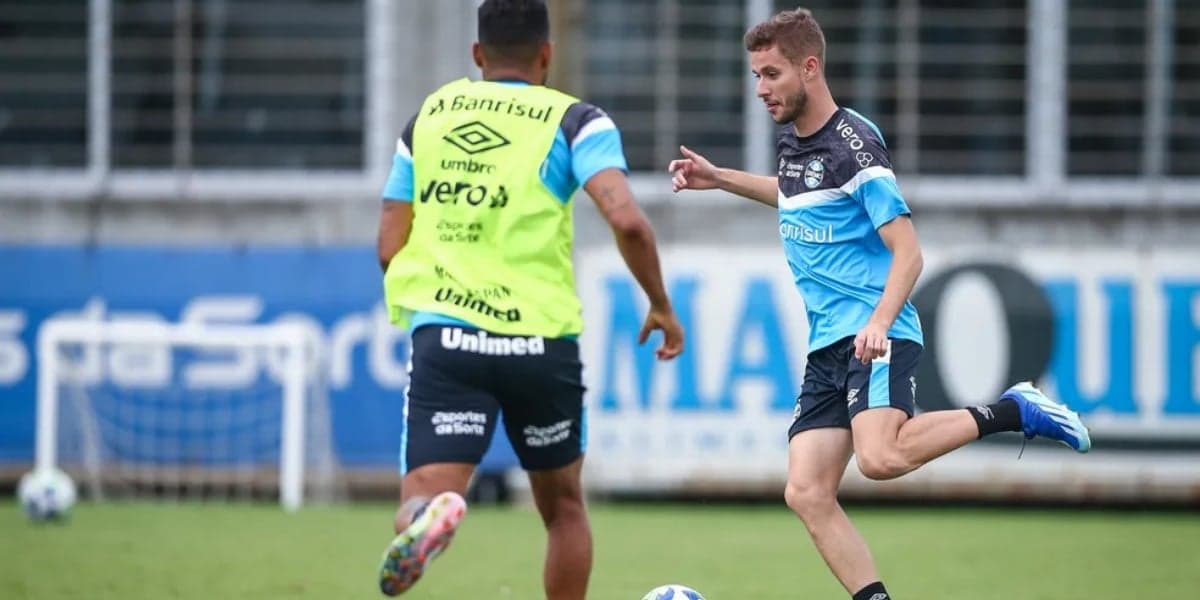 Gustavinho é meio-campista (Foto: Lucas Uebel/Grêmio)